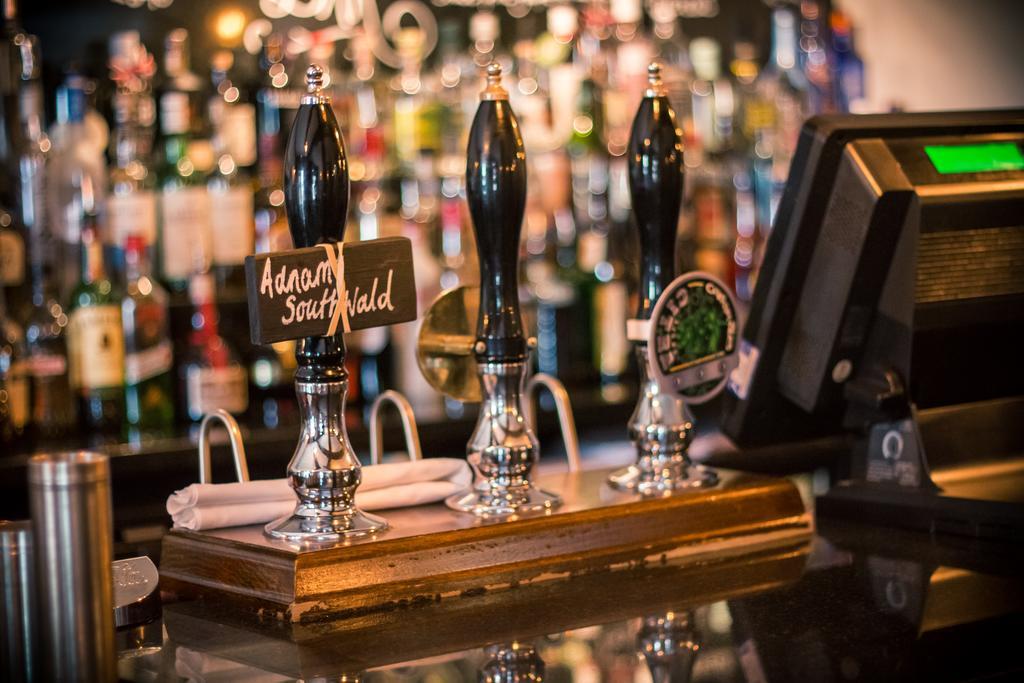 The Saracens Head Hotel Great Dunmow Bagian luar foto