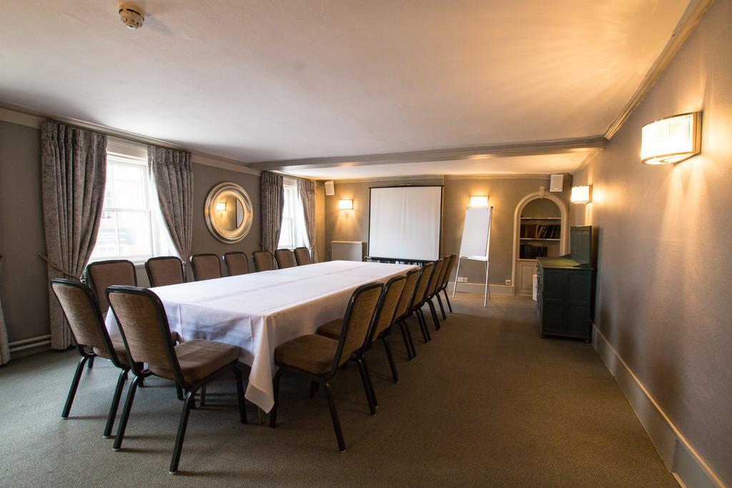 The Saracens Head Hotel Great Dunmow Bagian luar foto