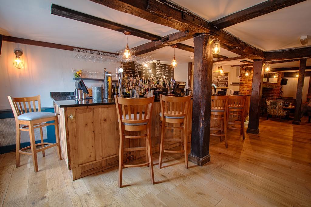 The Saracens Head Hotel Great Dunmow Bagian luar foto