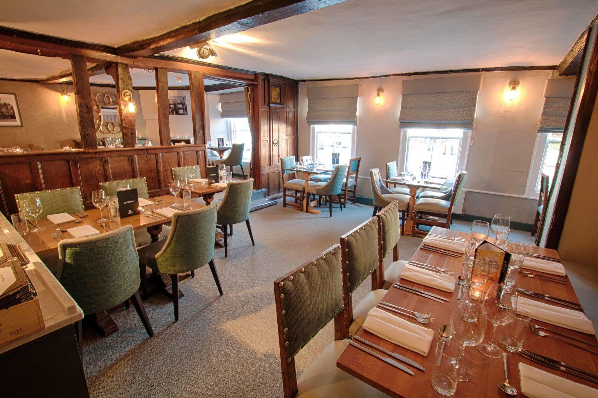 The Saracens Head Hotel Great Dunmow Bagian luar foto